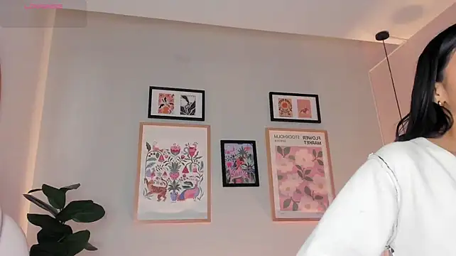 Tiffany_Low webcam