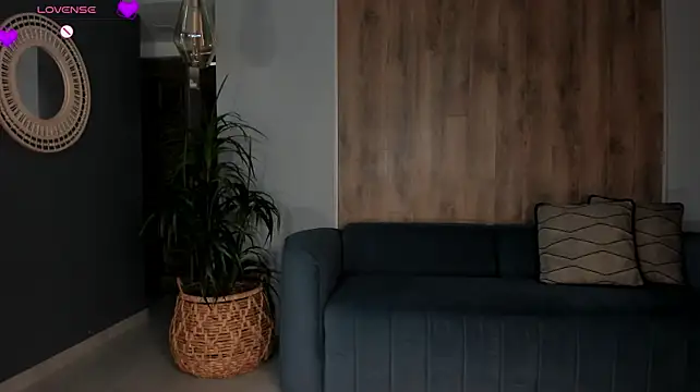 MaryLewis_ webcam