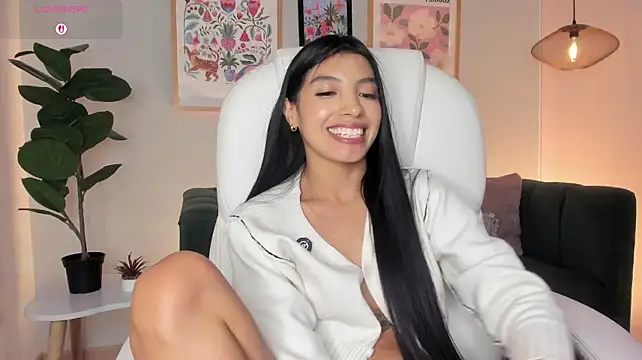 Tiffany_Low webcam