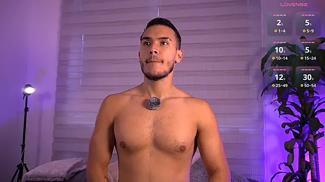 MarkSantozz live cam on StripChat