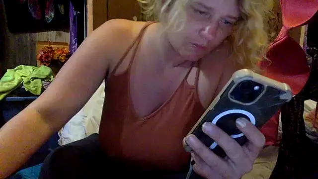TrashleyRosebud webcam