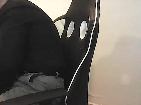 Yorel1109- live cam on StripChat