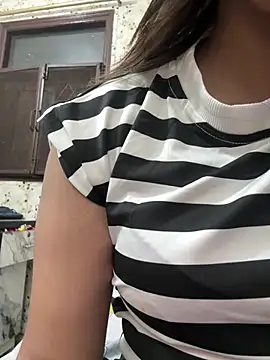 Urvashiiiiii live sex cam