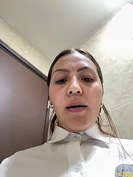 Lux_Scarlett webcam