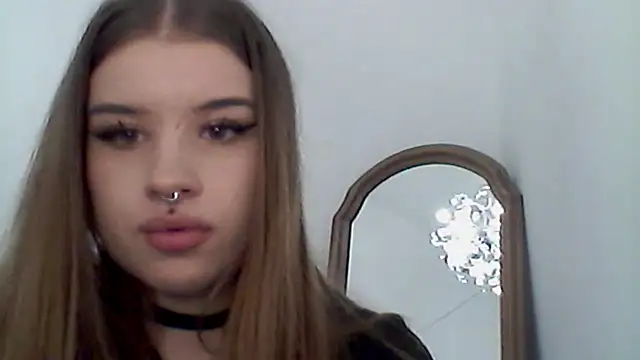 MollyHotTeen webcam
