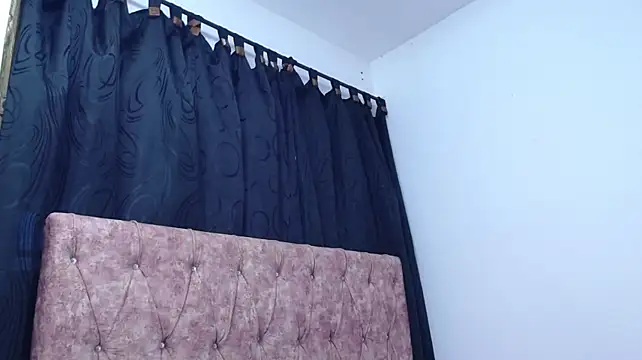 Roxy-Smith 🛠 live nude cam