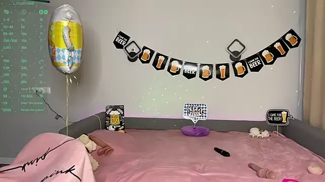 LanaDeluxe_ webcam