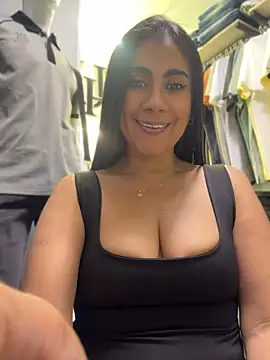 Laia_Hills ❌ adult chat