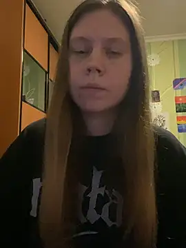MidnightEvee webcam