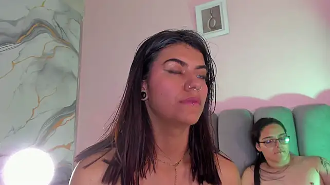 BellaAndDominick webcam