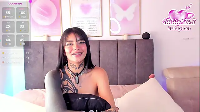 Hinataw33d01 live cam on StripChat