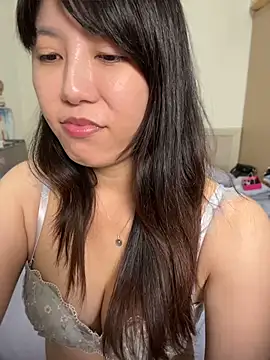 vivi131927 🦆 live cam