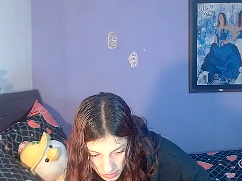 Emma-Wilson live cam on StripChat
