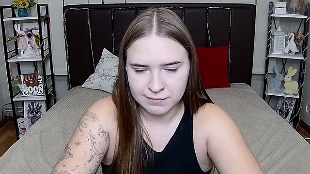 LauraHlot webcam