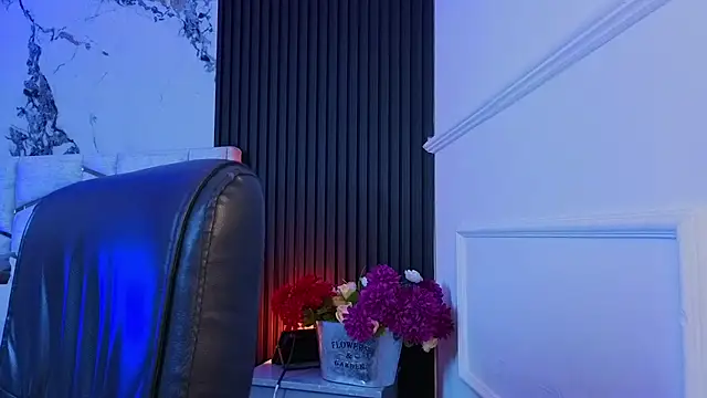 Kristenbread live cam on StripChat
