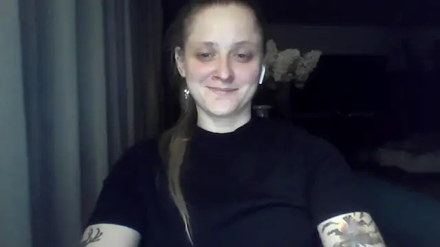 LeaWetGirl webcam