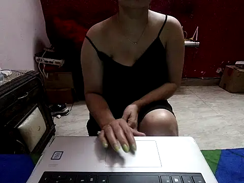 lovely-piya webcam