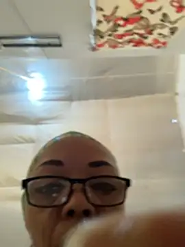 Ladyzee25 webcam