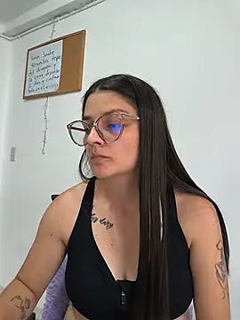 Coralinne__ webcam