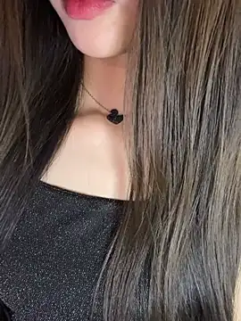 Yiyina_17 webcam