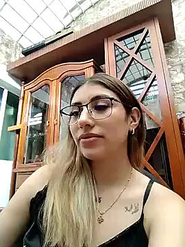 AliceTeenager___ webcam