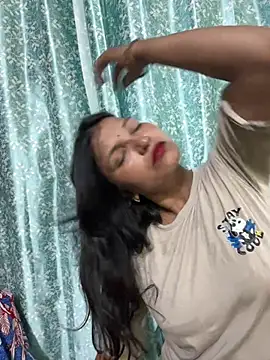 Priyaa_1433 webcam