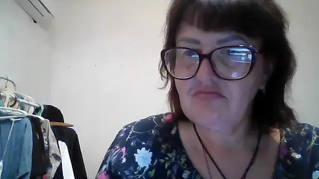 ErikaXShine live cam on StripChat