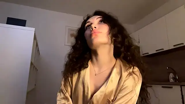 LisetteGhazvini webcam