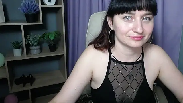 NinaFlawlees webcam