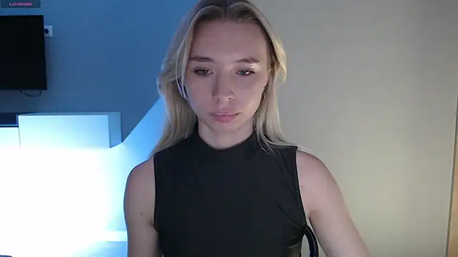 Emily_Hartt webcam