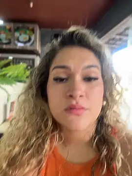 Sara_smiiith211 webcam