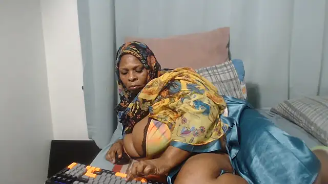 Lucia-boobs 🏂 online nude chat