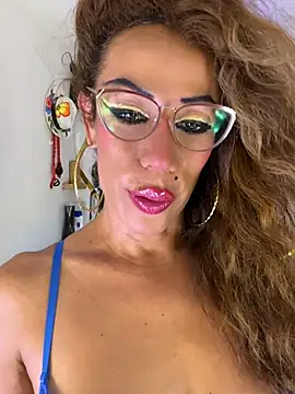 YOURSDEBORA webcam