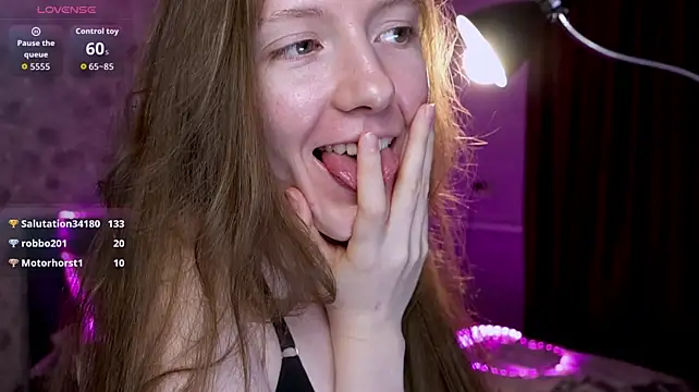 Why_me_stella live cam on StripChat
