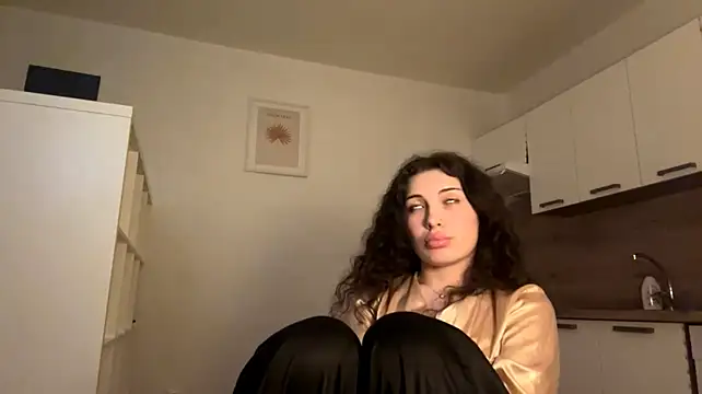 LisetteGhazvini webcam