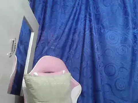 Charis_21 webcam