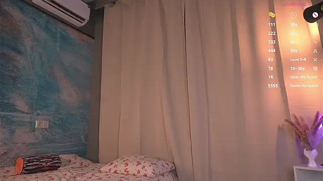lola_murmure webcam