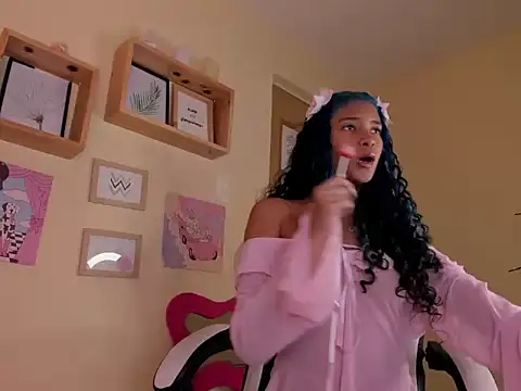 Franchezcaa_ live cam on StripChat