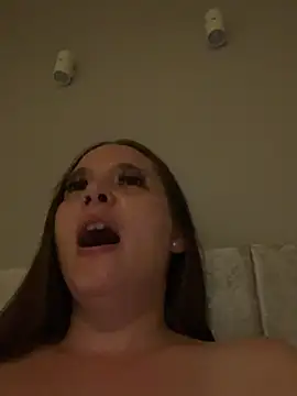 Poppylooloo live cam on StripChat