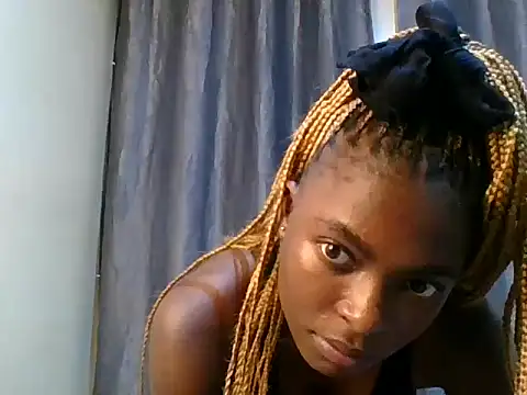 Littlebird12_ live cam on StripChat