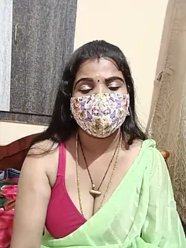Devi_Tina live cam on StripChat