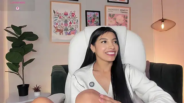 Tiffany_Low webcam