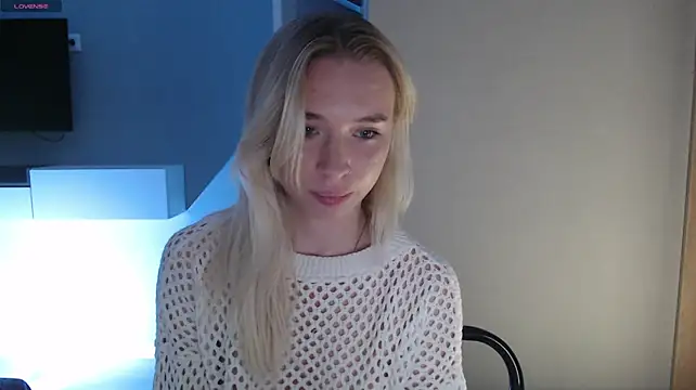 Emily_Hartt webcam