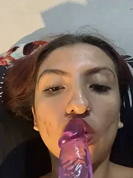 Mia_Luxxe live cam on StripChat