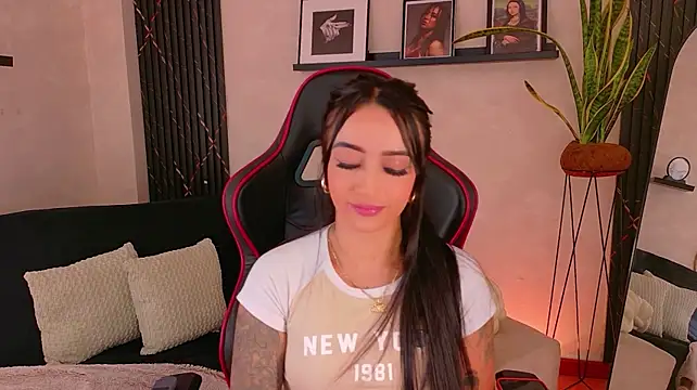 EmmyEvans1 🦏 nude webcam chat