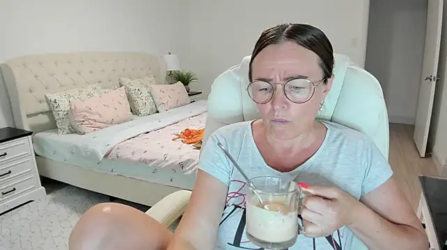 Vika73 🥜 sex chat