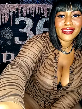 AmazonianMistress live cam on StripChat