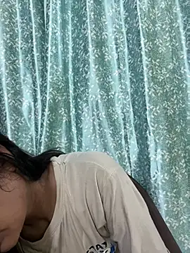 Priyaa_1433