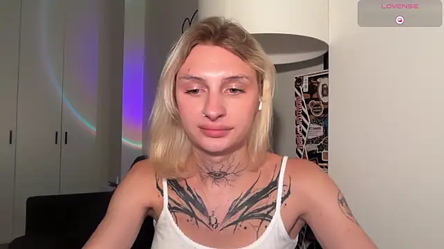 twl8vibe live cam on StripChat