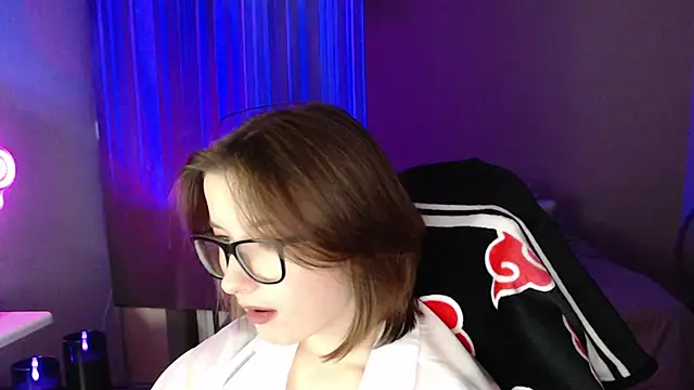 LunaXcherry live cam on StripChat